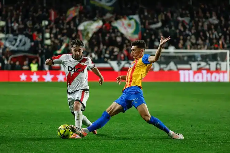 欧冠对决：利物浦 VS 皇家马德里